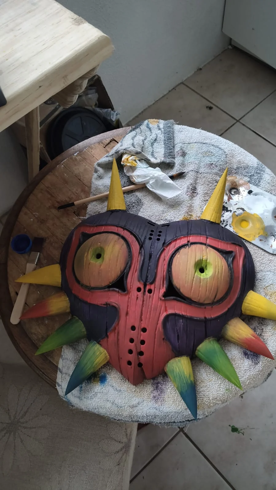 Máscara Temática — processo de pintura