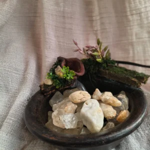Fonte com Cristais e Elementos Naturais