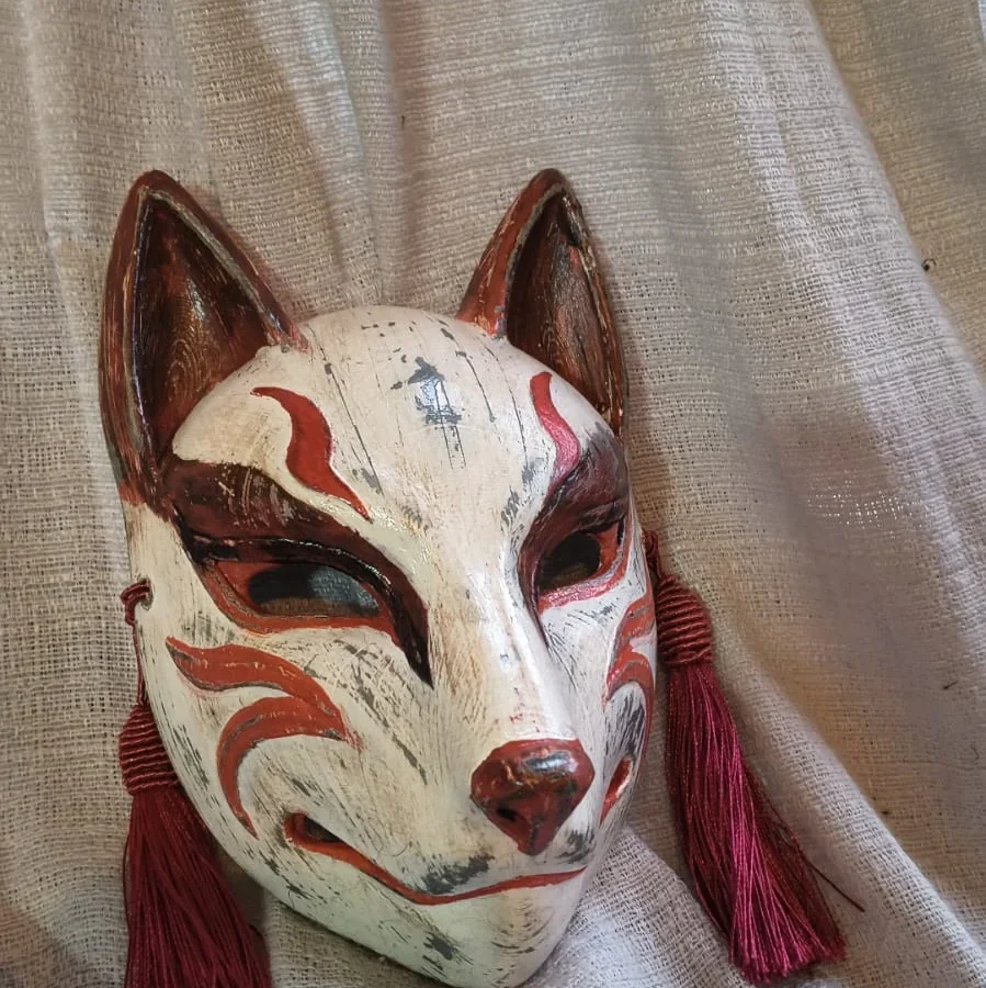 Máscara Kitsune — Pintura e Acabamento